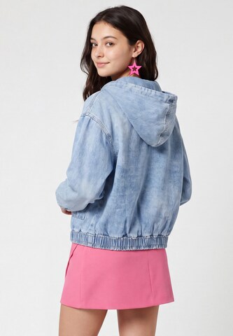 MYMO Between-Season Jacket in Blue