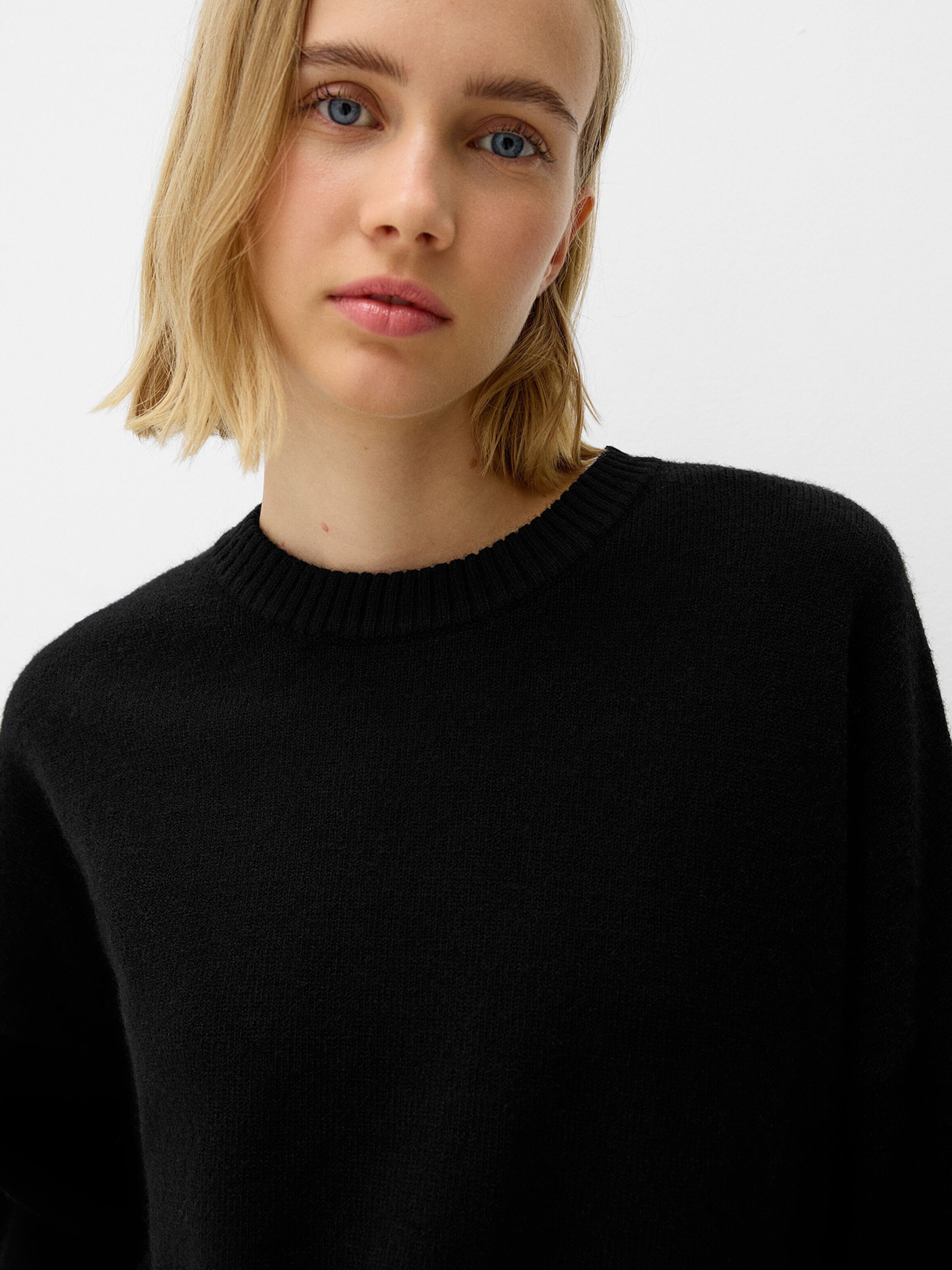 Pull over Bershka en Noir ABOUT YOU