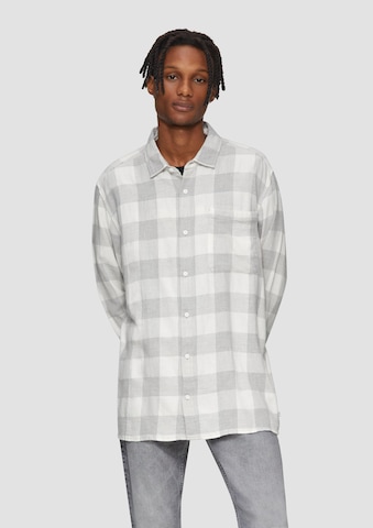 Coupe regular Chemise QS en gris : devant
