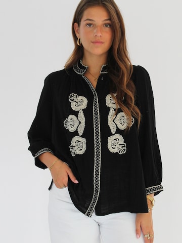 Honnête Atelier Blouse 'Drew blouse' in Zwart: voorkant