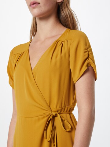 Robe VERO MODA en jaune