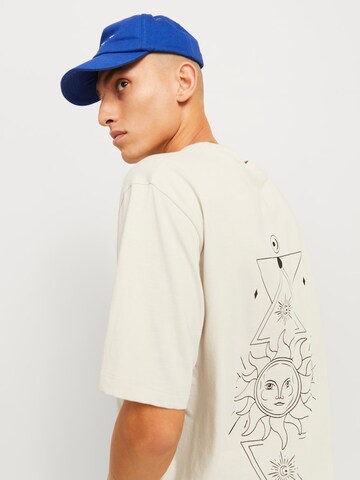 JACK & JONES T-shirt 'JJJACKIE' i beige