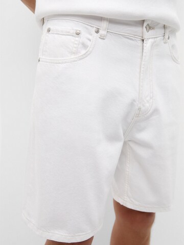 Pull&Bear Loose fit Jeans in White