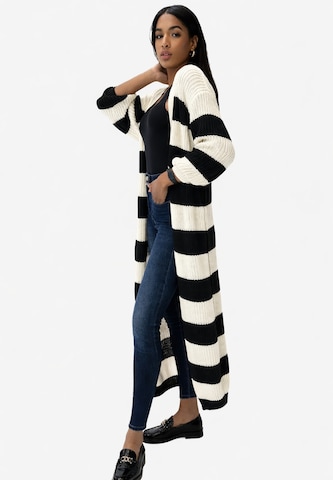 Cappotto in maglia di Elara in beige