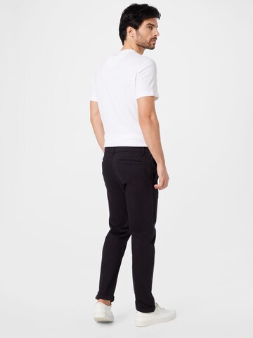 QS Tapered Pants in Black