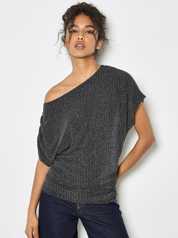 Apricot Blouse ' ' in Black: front