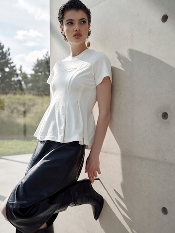 I want the moon Shirt 'ELEVATE Mona' in White