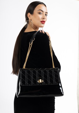 faina Shoulder Bag in Black