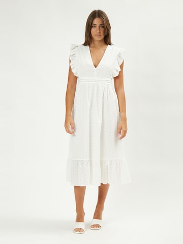 Influencer - Vestido 'Sangalo' em branco: frente