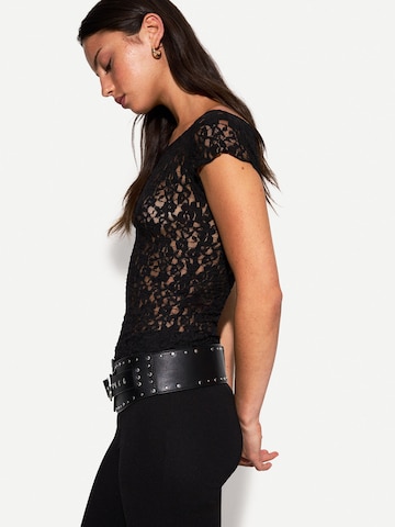 Bershka Koszulka w kolorze czarny