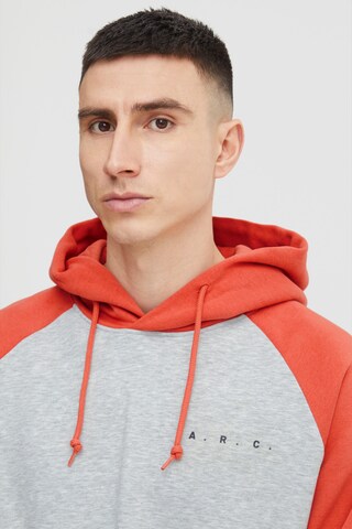 !Solid Sweatshirt 'Eldrid' in Rood