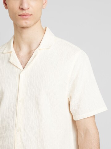 HOLLISTER - Ajuste regular Camisa 'MAR4' en blanco