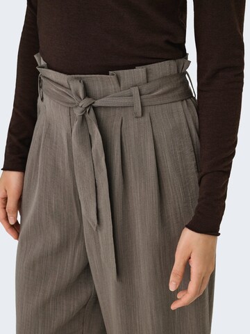 ONLY Wide Leg Hose 'ONLMARSA' in Braun