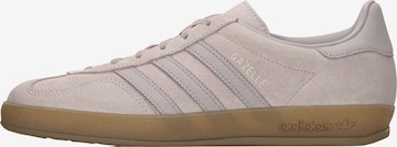 Baskets basses 'GAZELLE' ADIDAS ORIGINALS en violet : devant