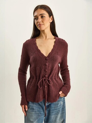 Bianco Lucci - Casaco de malha em castanho: frente