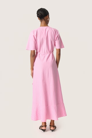 Robe 'SLAnvitte Karven' SOAKED IN LUXURY en rose