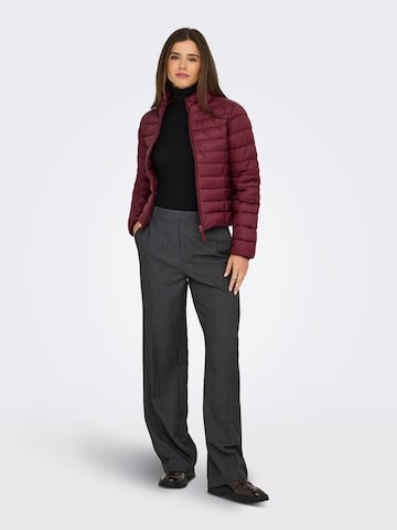 Veste d’hiver 'ONLTAHIA' ONLY en rouge