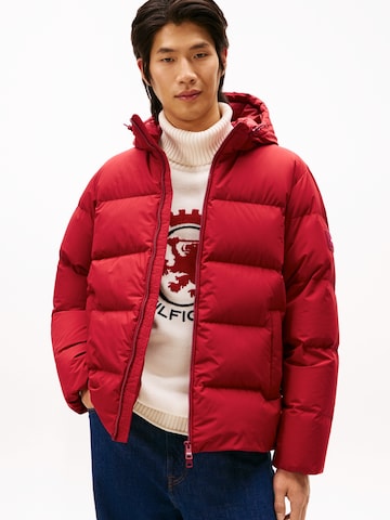 TOMMY HILFIGER Зимняя куртка в Красный: спереди