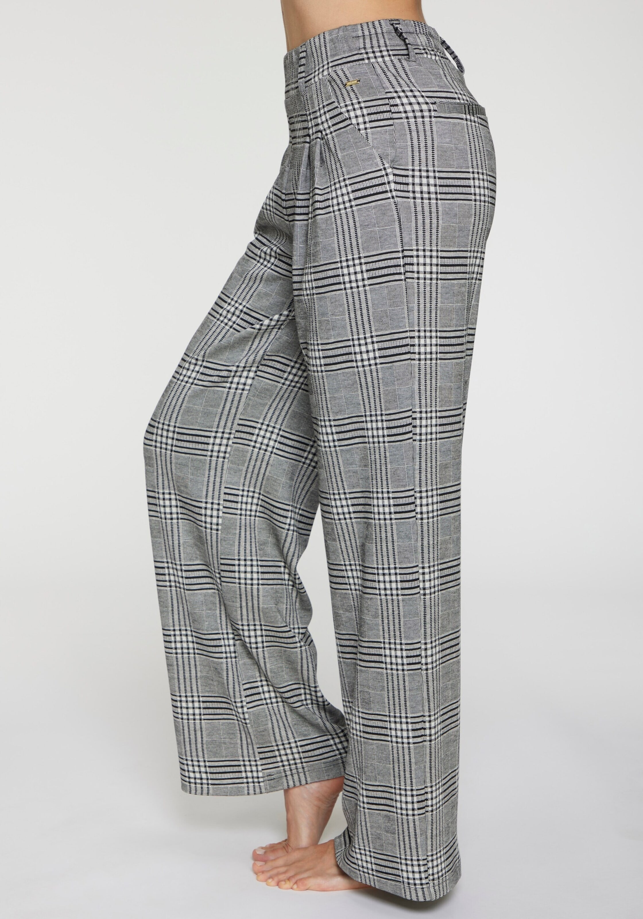 LASCANA Loose fit Pleat-Front Pants in Black