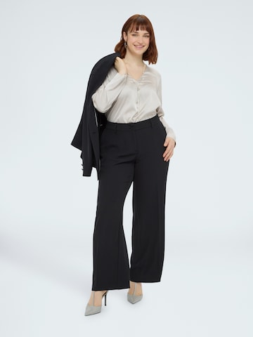 Fiorella Rubino Regular Pants in Black: front