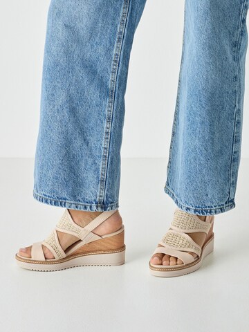 Tamaris Sandaal in Beige: voorkant