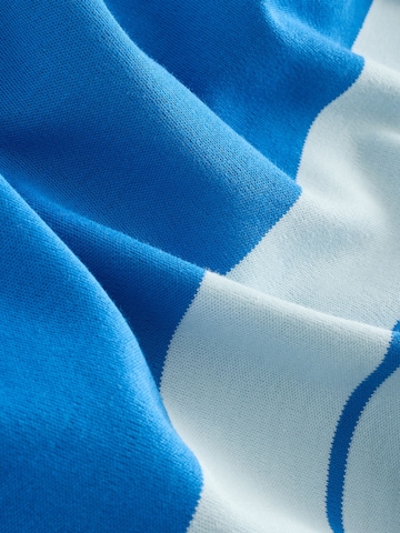 Tricou supradimensional de la Next pe albastru