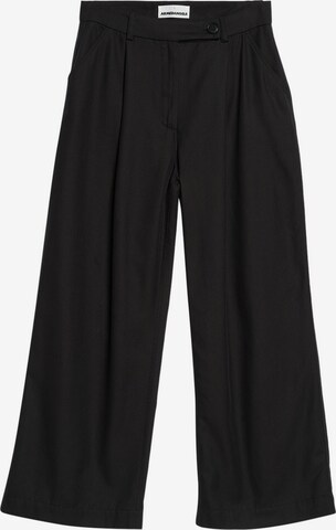 ARMEDANGELS Pleat-Front Pants 'SANDRINA' in Black: front