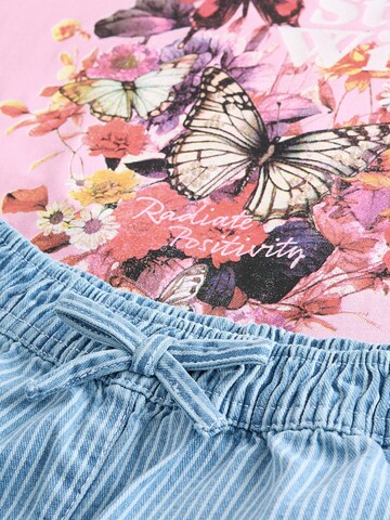 Next Set in Pink