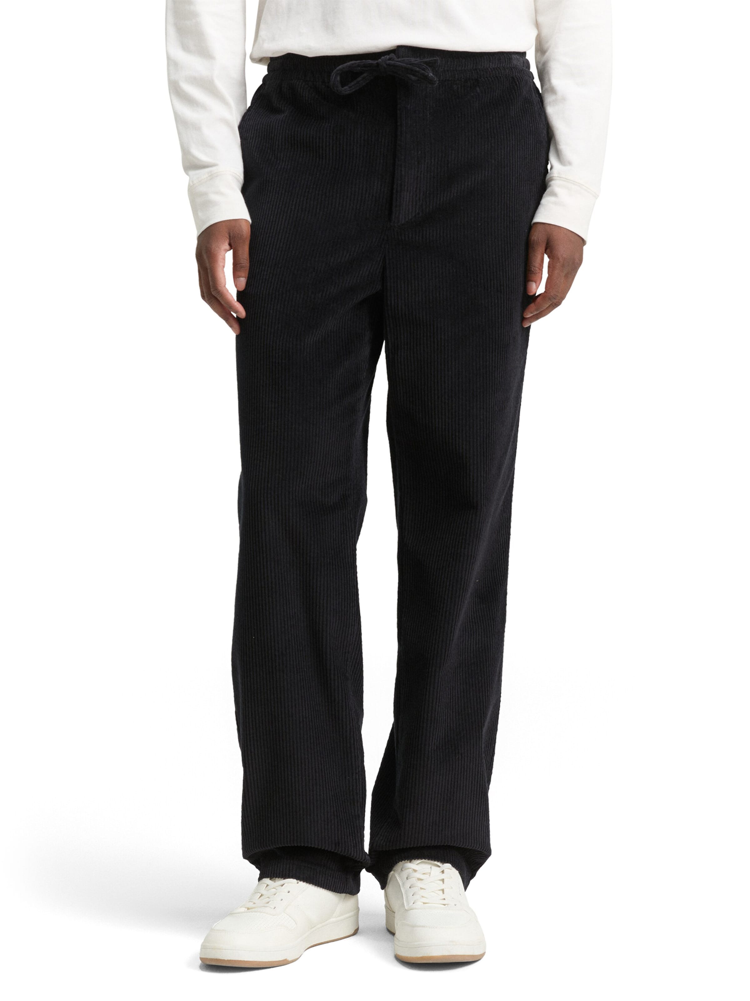 TOM TAILOR DENIM Широка кройка Панталон Chino в черно: отпред