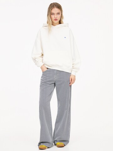 Pull&Bear Sweatshirt in Weiß