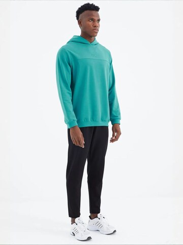 Completo per l'allenamento 'Aktive Sets' di Tommy Life in verde