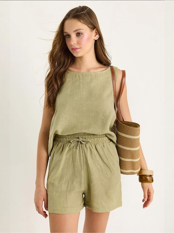 Pantalons de tailleur Bianco Lucci en vert