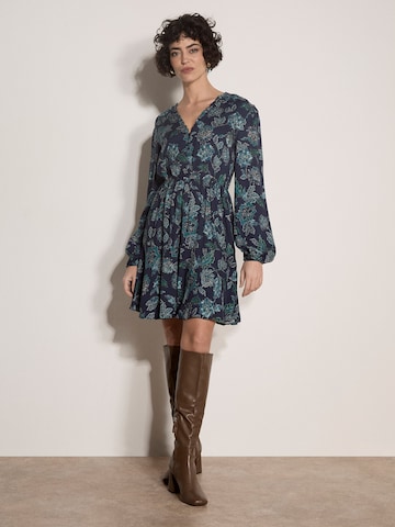 Robe ' ' Apricot en bleu : devant
