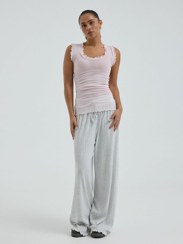 Seamless Basic Top ' Flounce ' in Pink