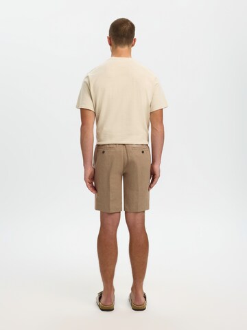 SELECTED regular Παντελόνι με τσάκιση 'SLHLEROY' σε καφέ