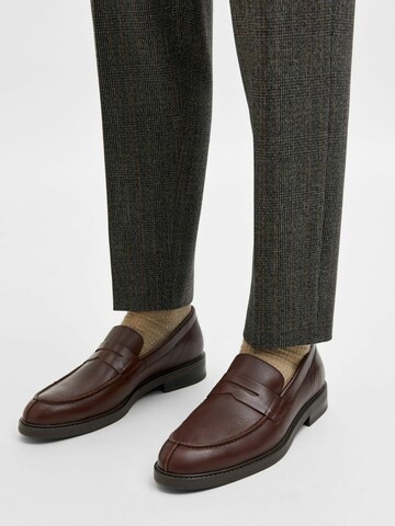 SELECTED HOMME Slip-ons in Brown: front