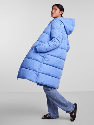 PIECES Winter Coat 'Bee' in Blue