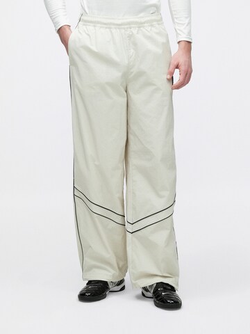 Loosefit Pantalon Nike Sportswear en beige : devant