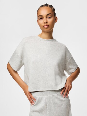 PIECES Sweatshirt 'PCPolly' in Grau: Vorderseite