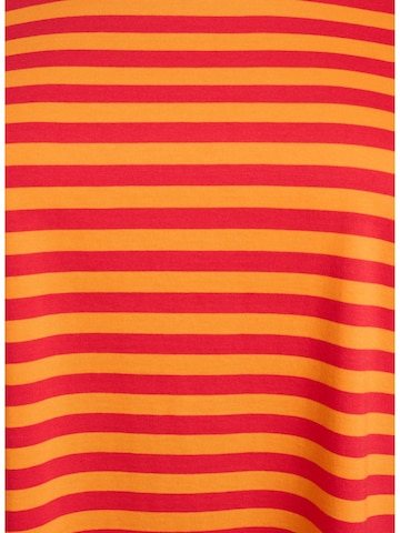 Tricou 'Msiv' de la Zizzi pe roșu