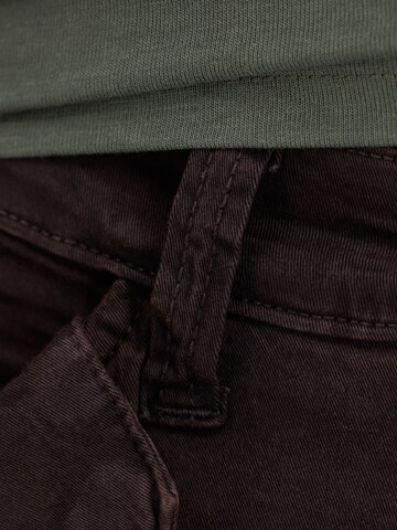 ALPHA INDUSTRIES Tapered Hose 'Combat' in Braun