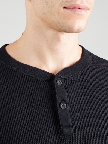 HOLLISTER T-shirt i svart