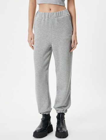 Koton Tapered Broek in Grijs: voorkant