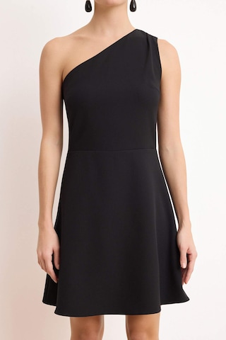 Trendyol - Vestido em preto
