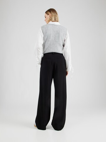 Lindex Loosefit Veckad byxa 'Charlotte' i svart
