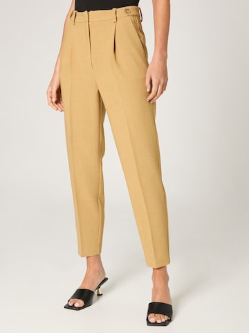 Guido Maria Kretschmer Women Tapered Pleated Pants 'Thora' in Beige: front