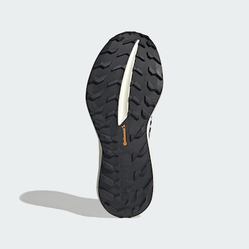 Chaussure de course 'Agravic Sl' ADIDAS TERREX en blanc