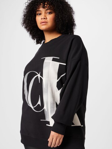 Calvin Klein Jeans Curve Sweatshirt in Schwarz