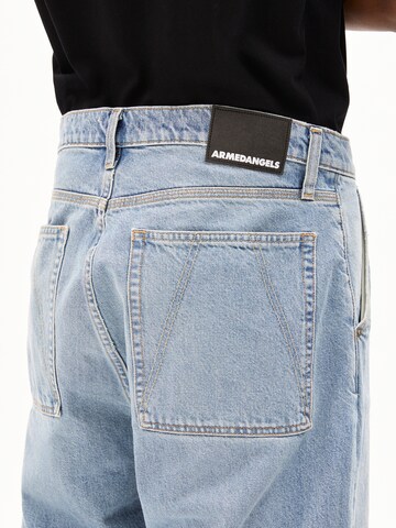 Loosefit Pantalon ARMEDANGELS en bleu
