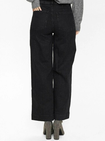 NÜMPH Regular Farkut 'Paris' värissä musta